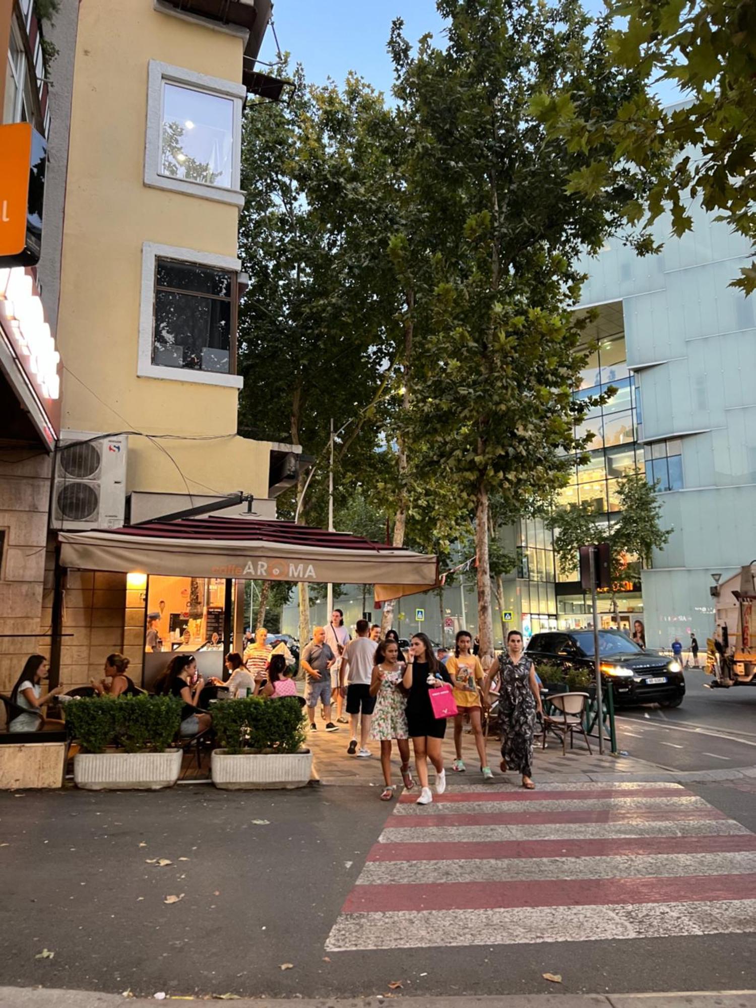 Govi Apartment Al Pieno Centro Di Tirana Exterior photo